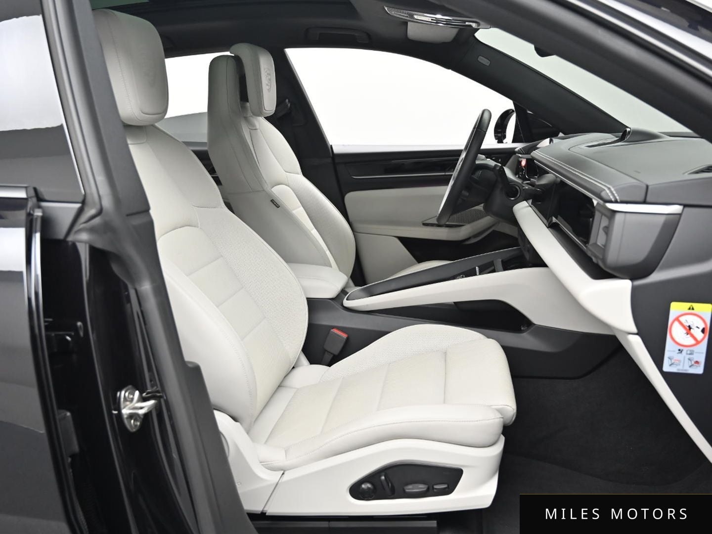 Porsche Macan 2025 — миниатюра 10