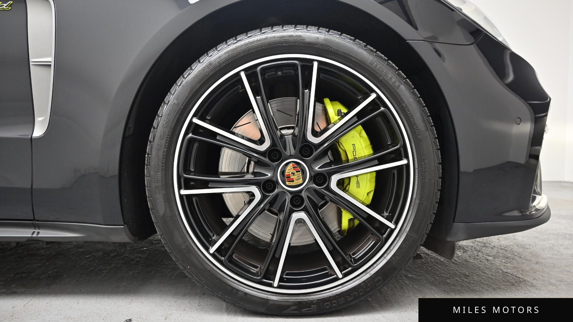 Porsche Panamera 2023 — миниатюра 5