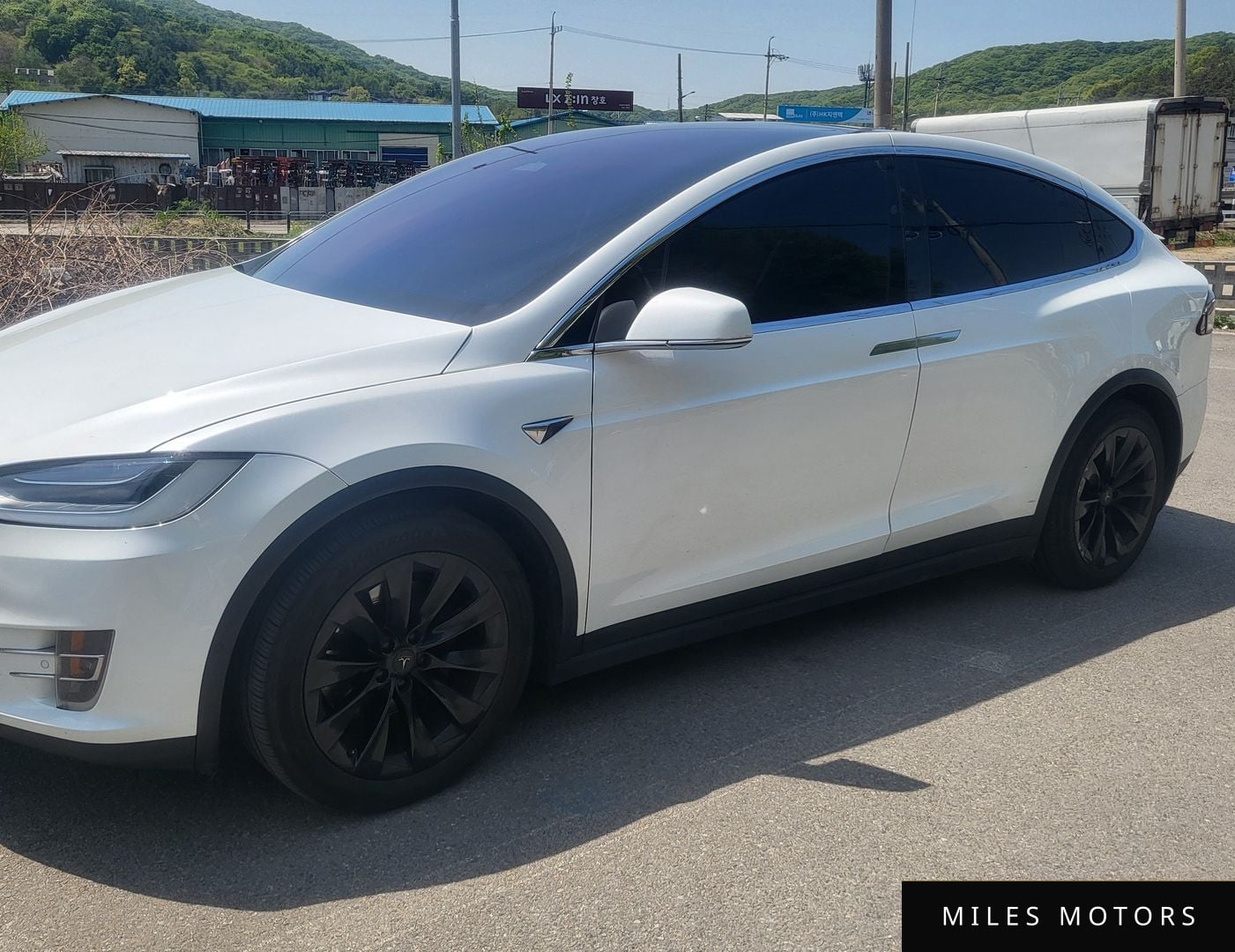Tesla Model X 2019 — миниатюра 5