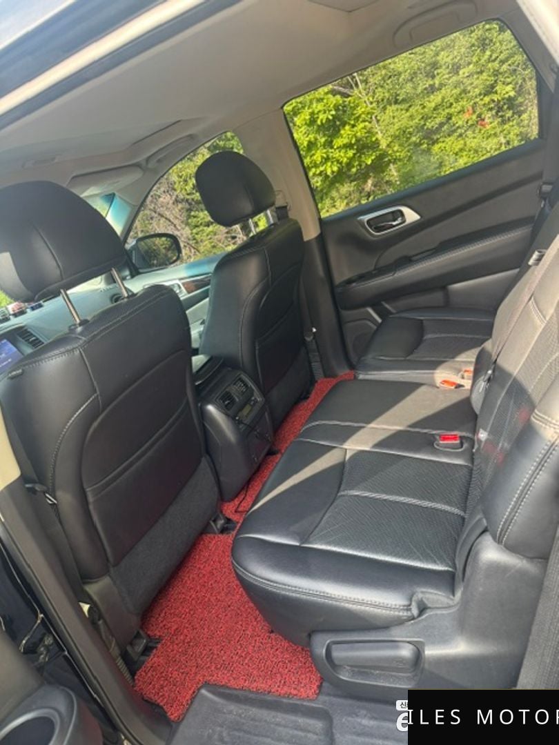 Nissan Pathfinder 2015 — миниатюра 8