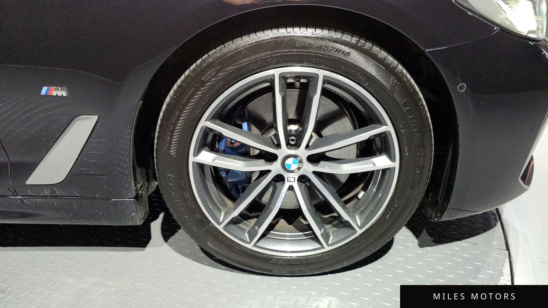 BMW 5 Series (G30) 2021 — миниатюра 5