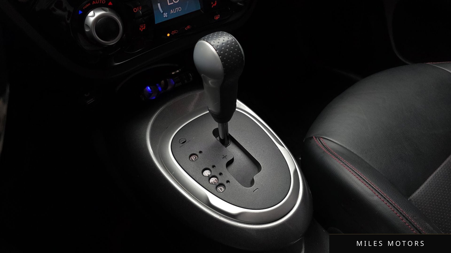 Nissan 쥬크 2016 — миниатюра 9