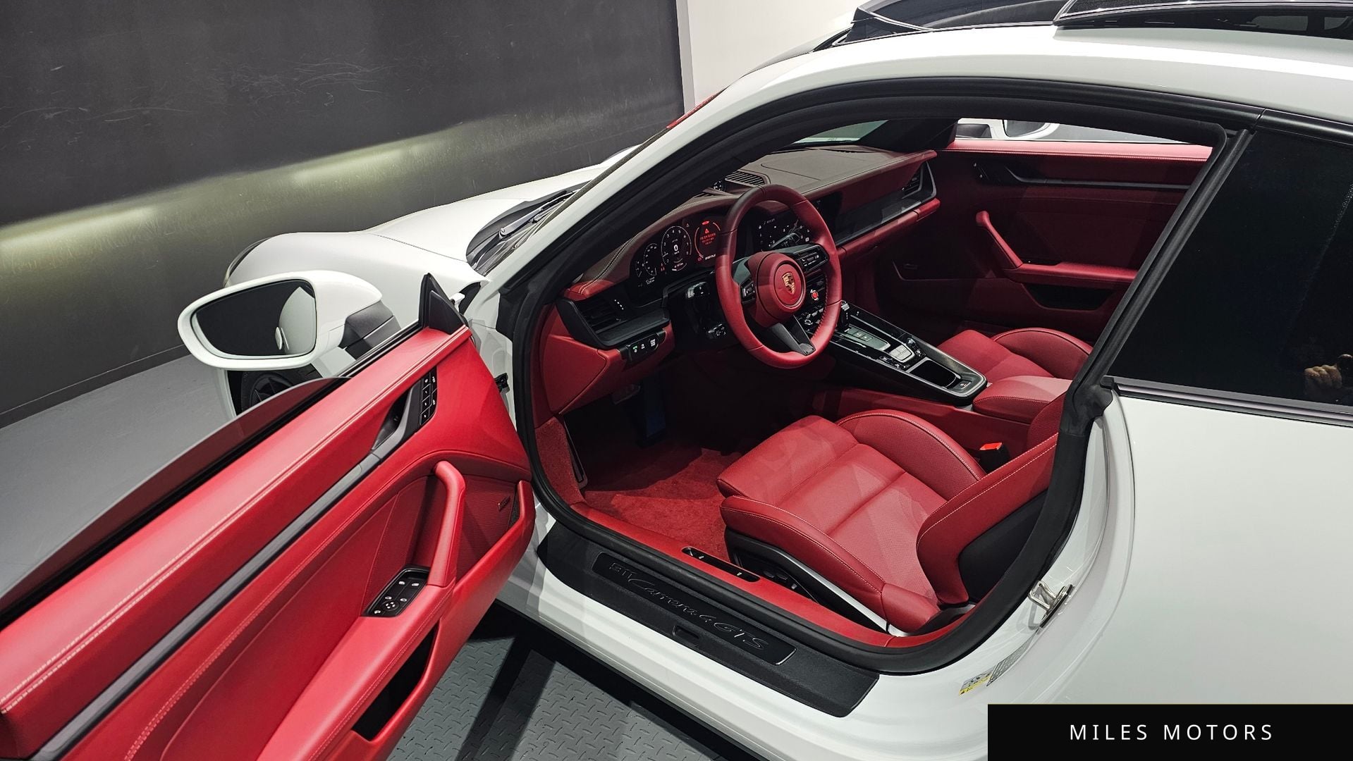Porsche 911 (992) 2026 — миниатюра 5
