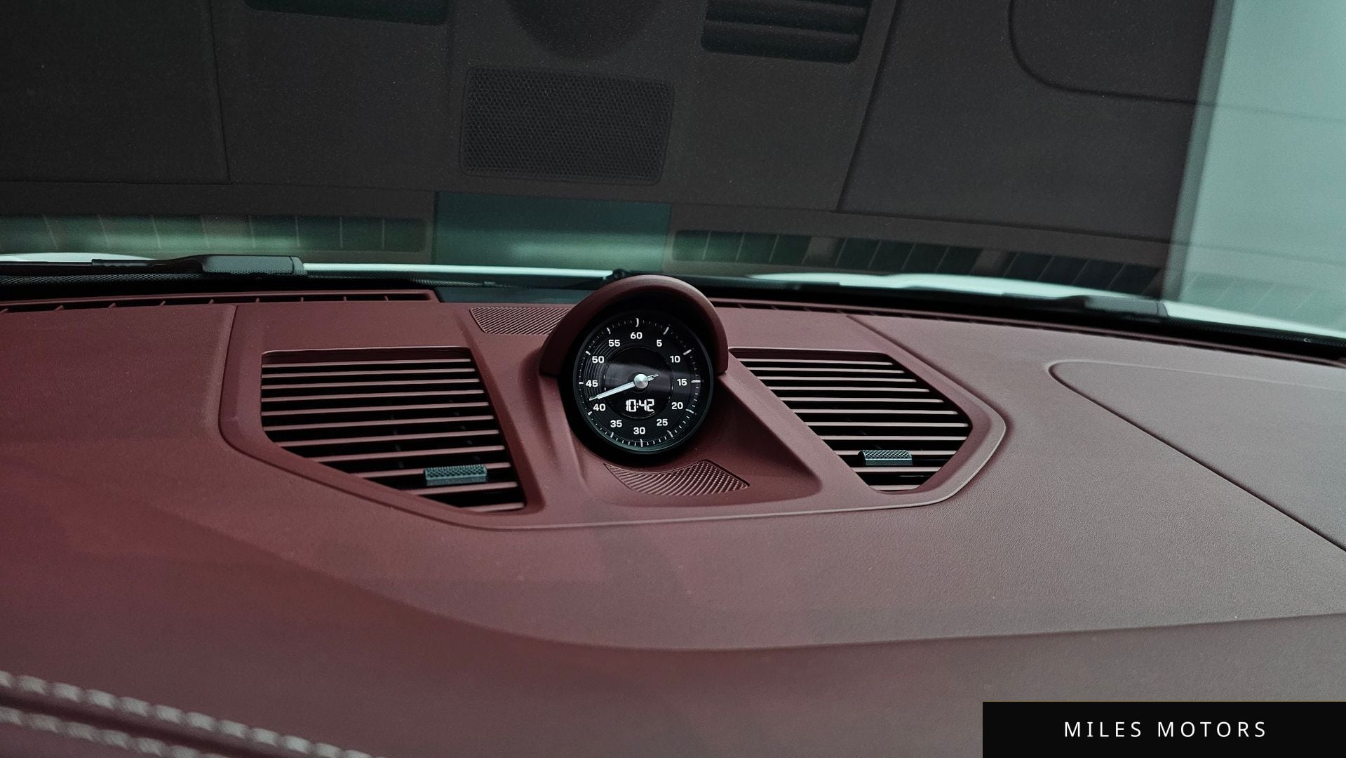 Porsche 911 (992) 2026 — миниатюра 10