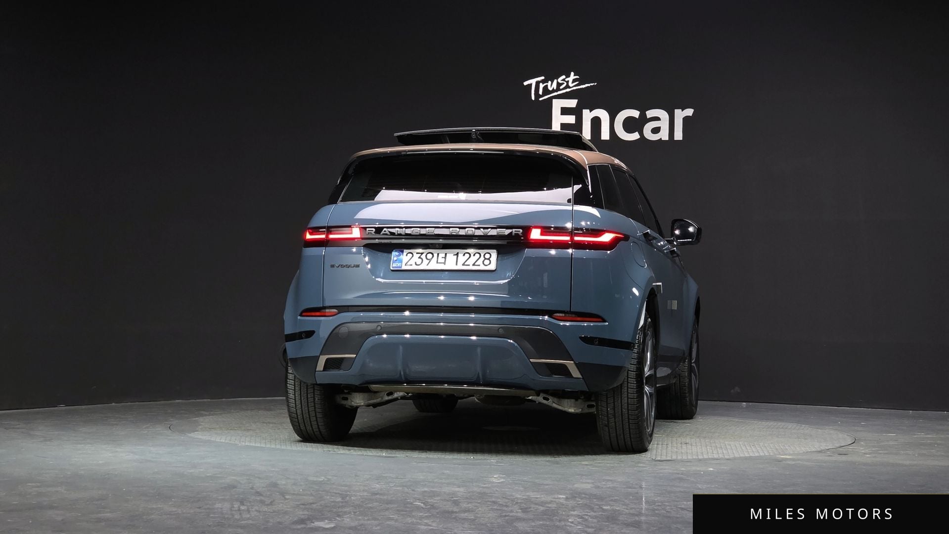Land Rover Range Rover Evoque 2025 — миниатюра 4