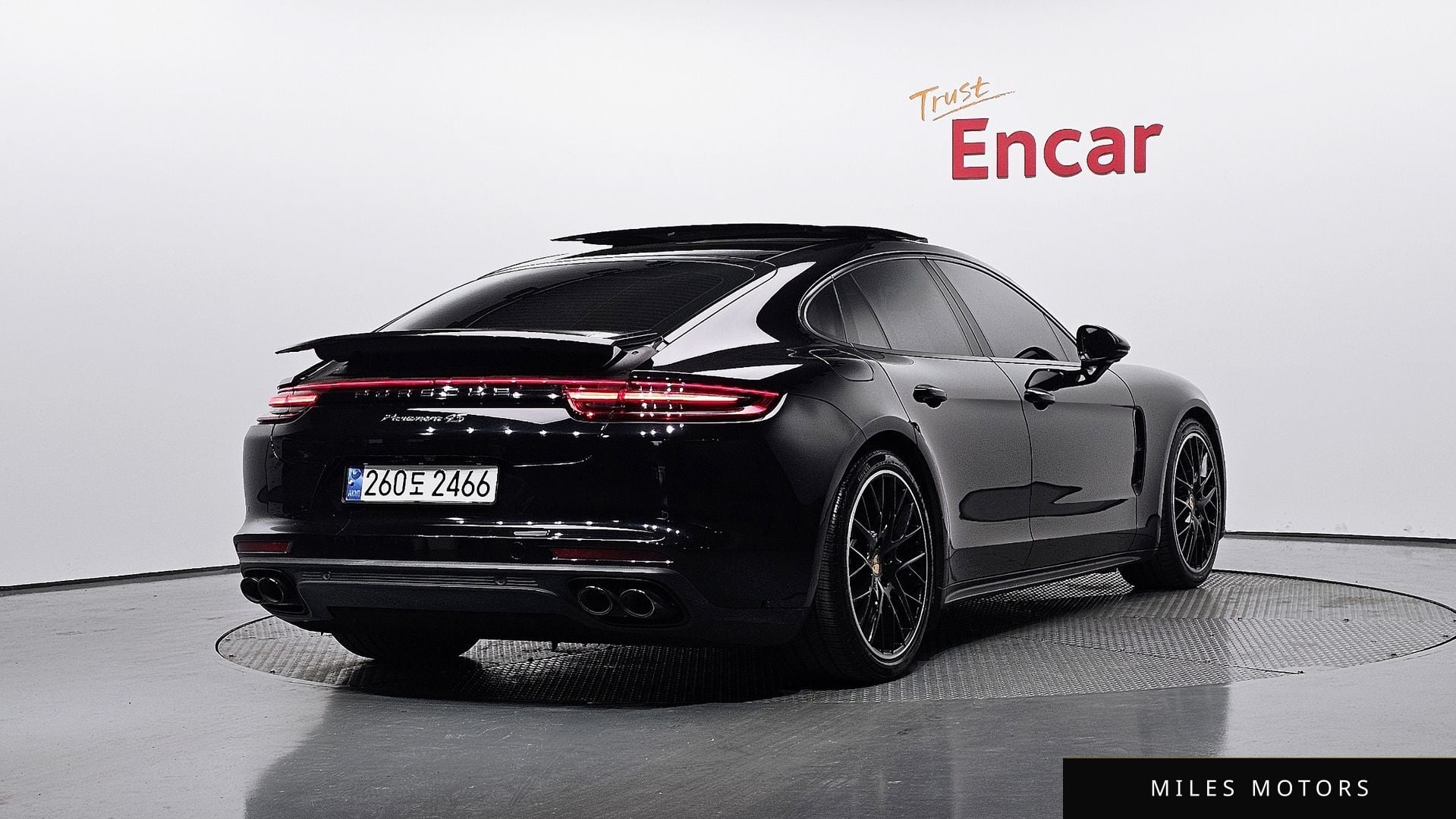 Porsche Panamera 2018 — миниатюра 2