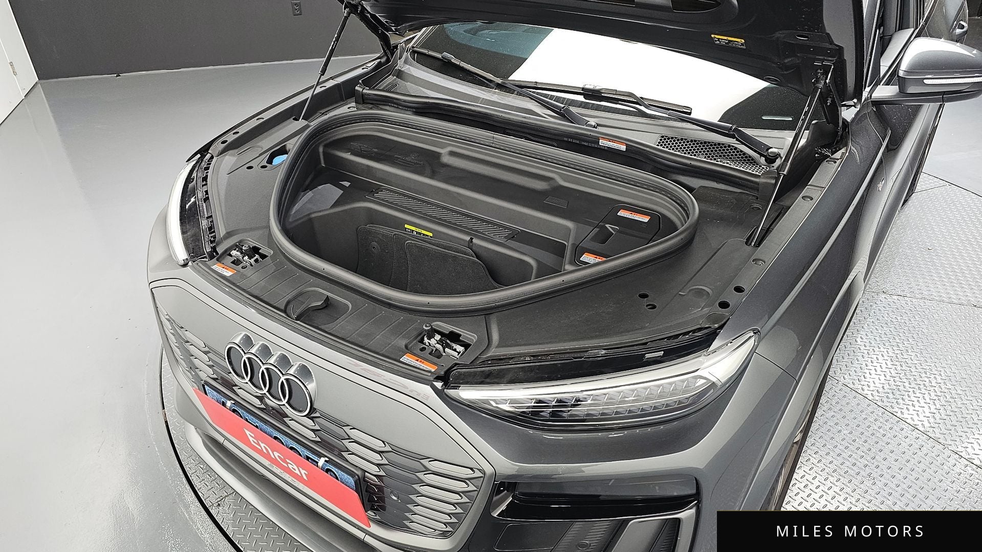 Audi Q6 e-트론 (GF) 2025 — миниатюра 6