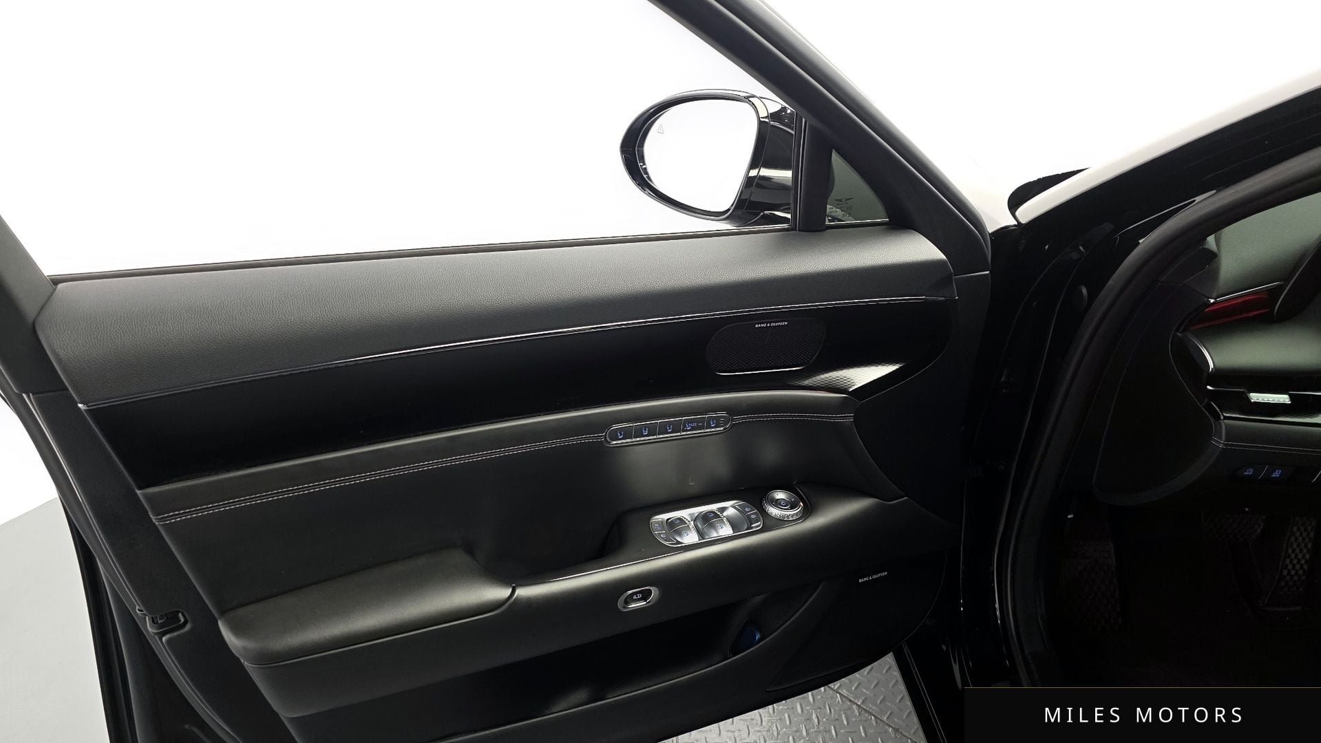 Genesis G90 (RS4) 2022 — миниатюра 14
