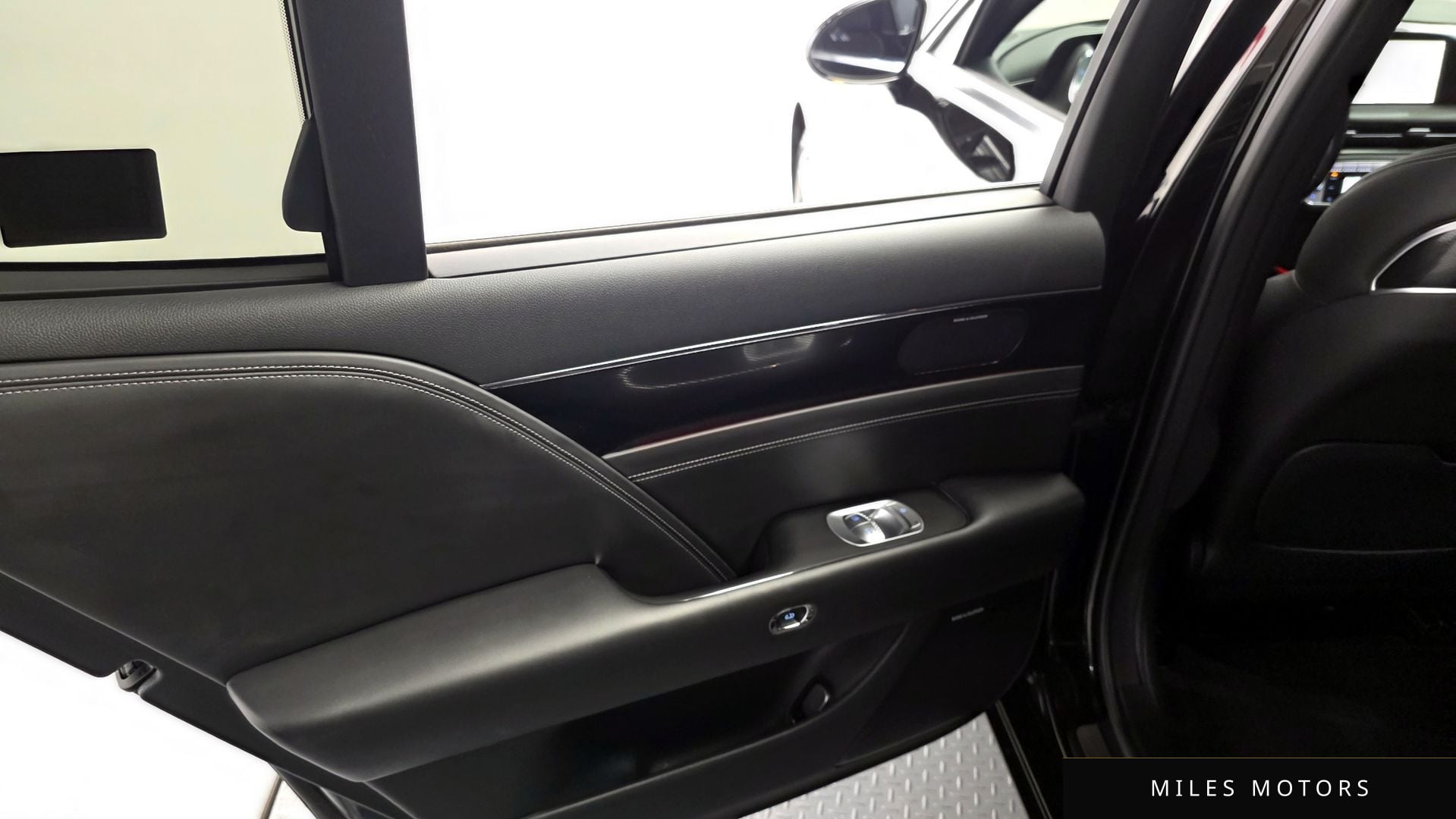 Genesis G90 (RS4) 2022 — миниатюра 15