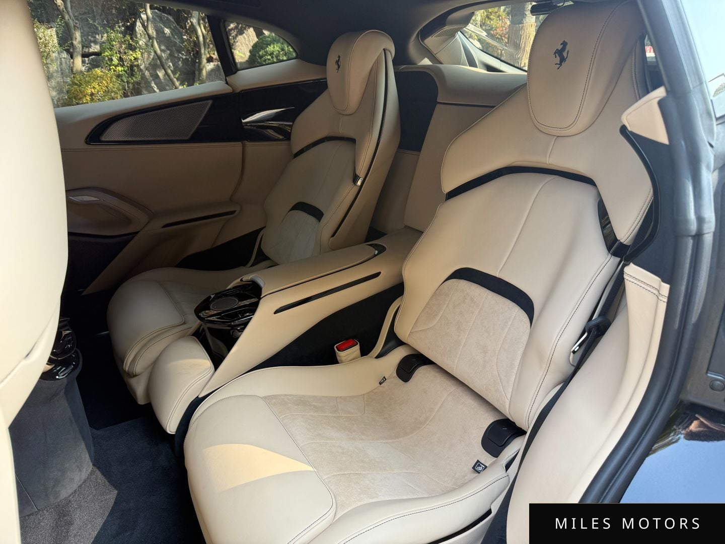 Ferrari 푸로산게 2024 — миниатюра 10