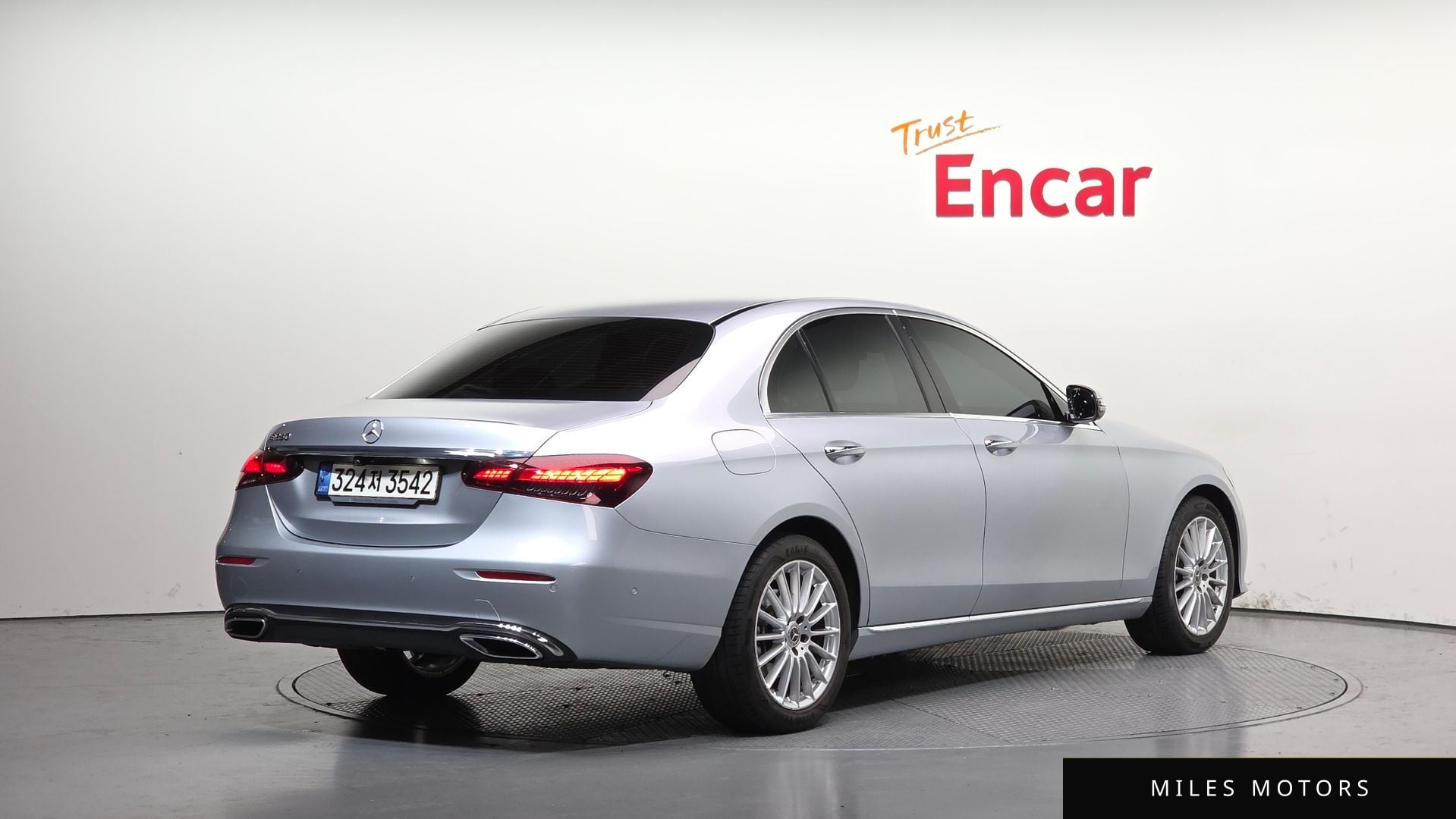 Mercedes-Benz E-Class W213 2021 — миниатюра 2