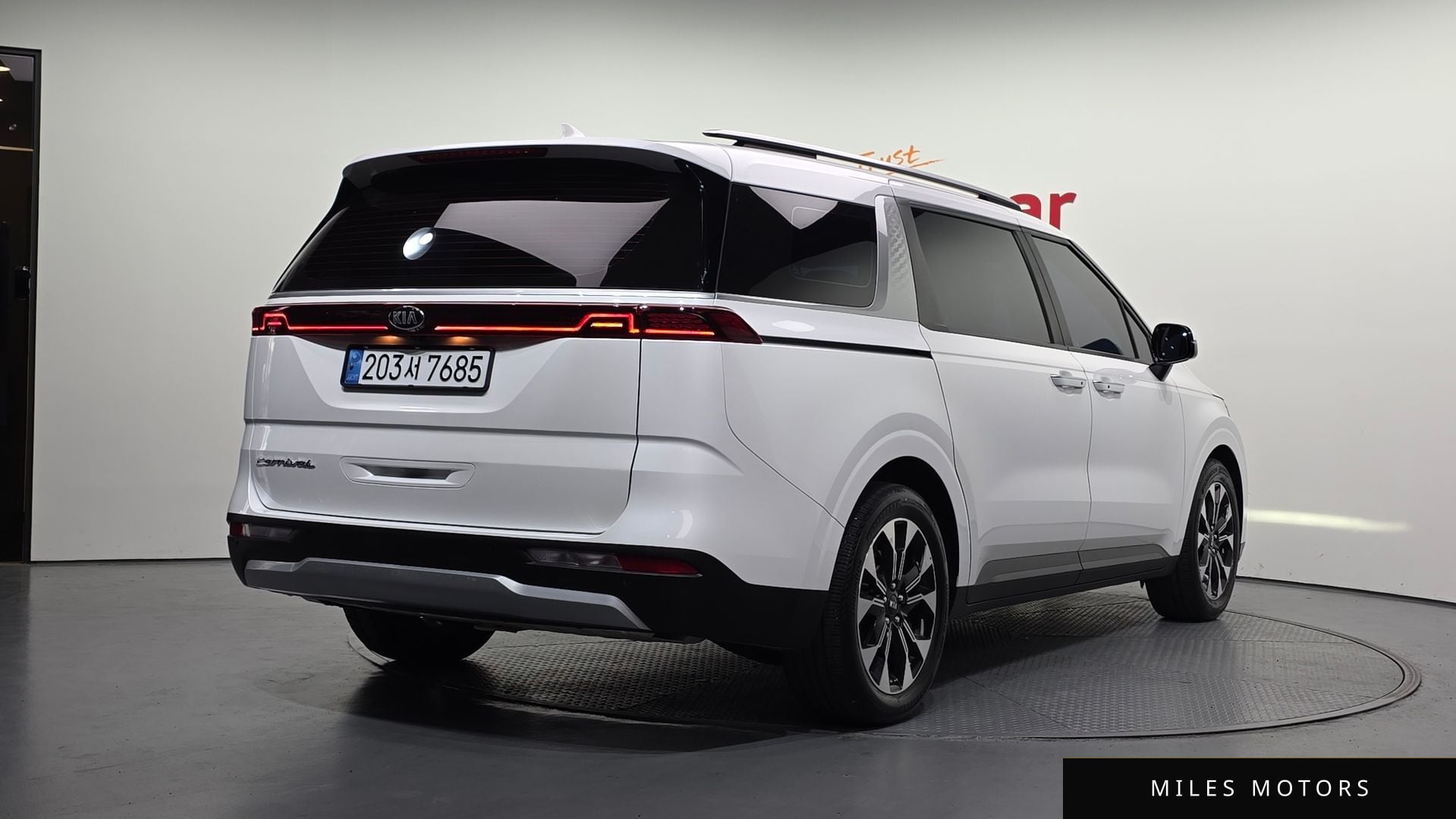 Kia Carnival 2021 — миниатюра 2