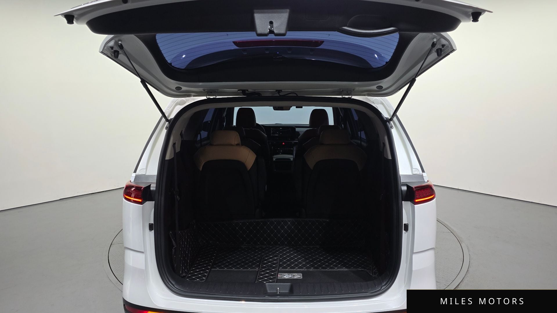 Kia Carnival 2021 — миниатюра 26