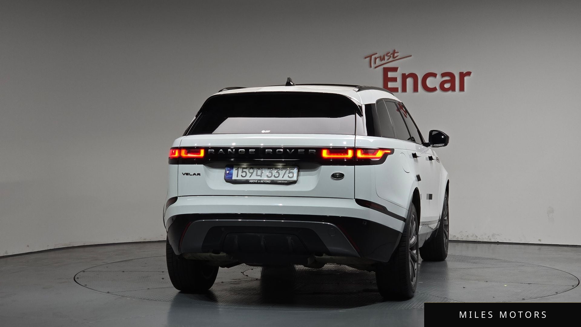 Land Rover Range Rover Velar 2023 — миниатюра 3