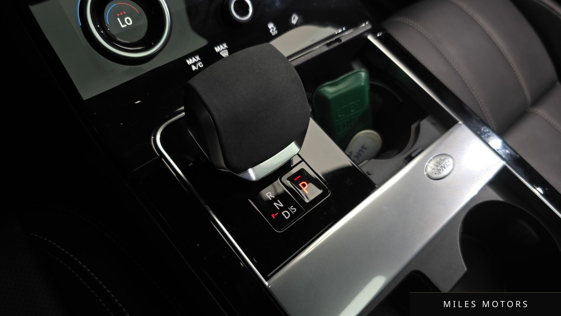 Land Rover Range Rover Velar 2023 — миниатюра 11