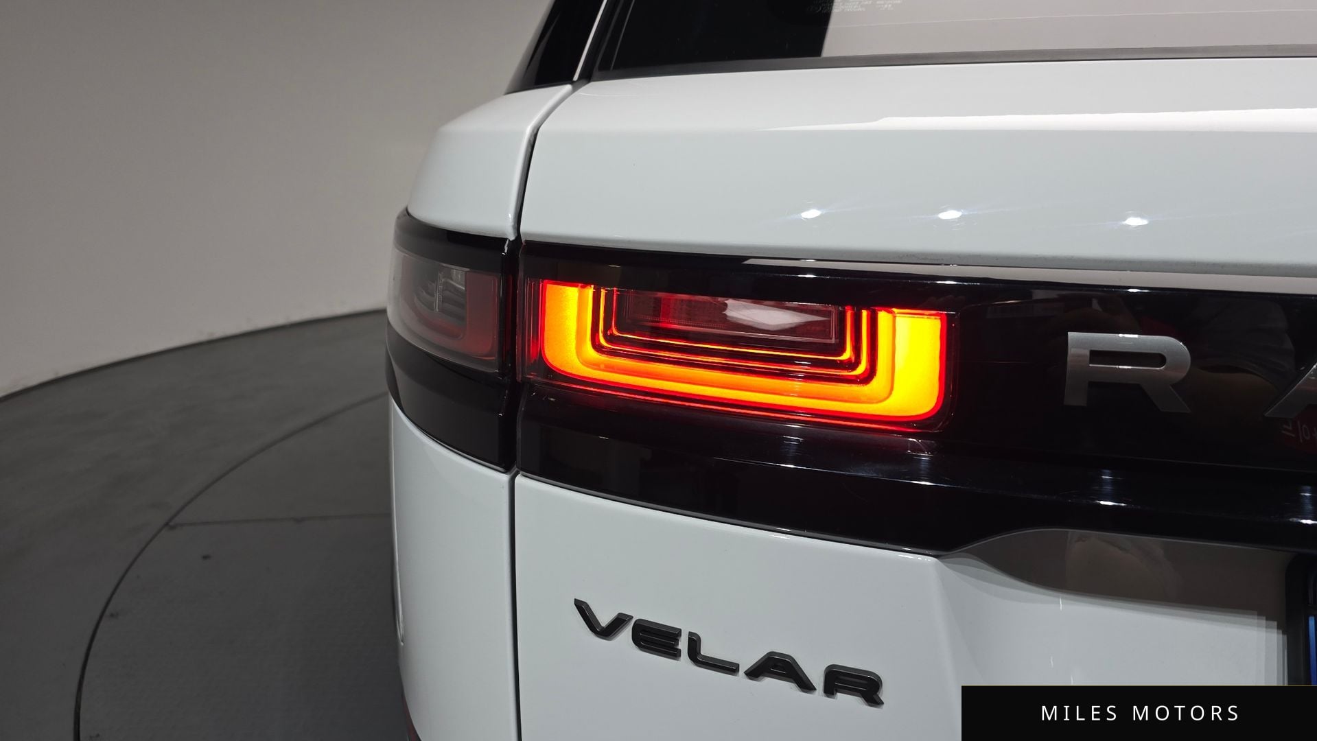 Land Rover Range Rover Velar 2023 — миниатюра 8