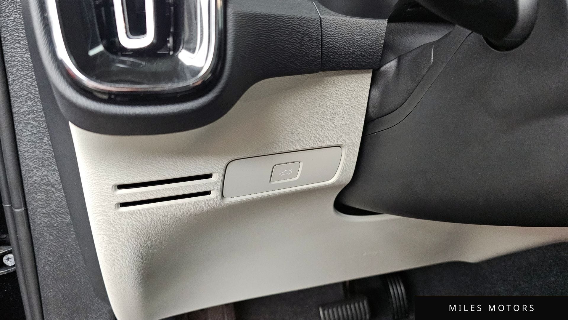Volvo XC40 2024 — миниатюра 27
