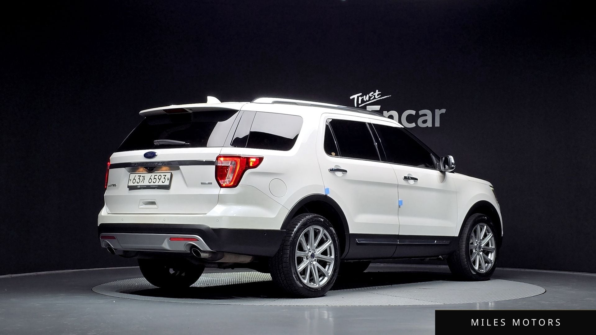 Ford Explorer 2017 — миниатюра 2