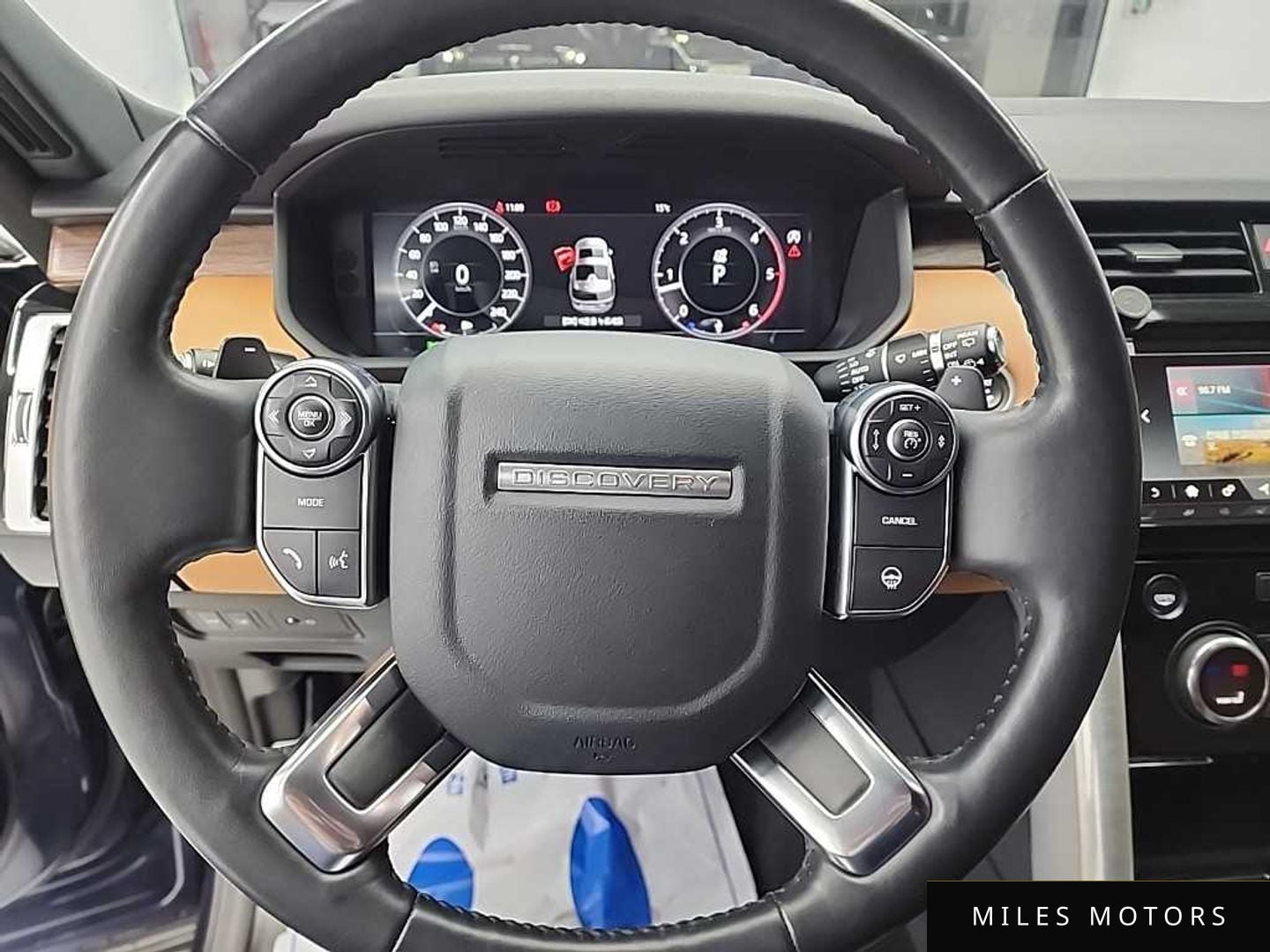 Land Rover Discovery 2018 — миниатюра 9