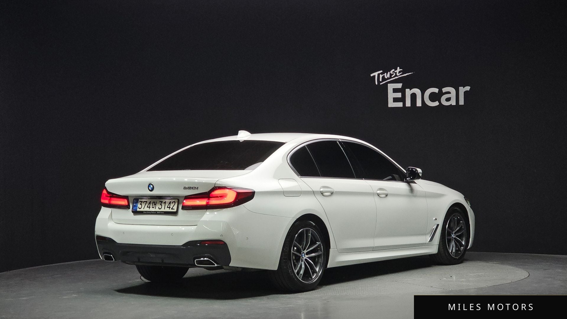 BMW 5 Series (G30) 2023 — миниатюра 2