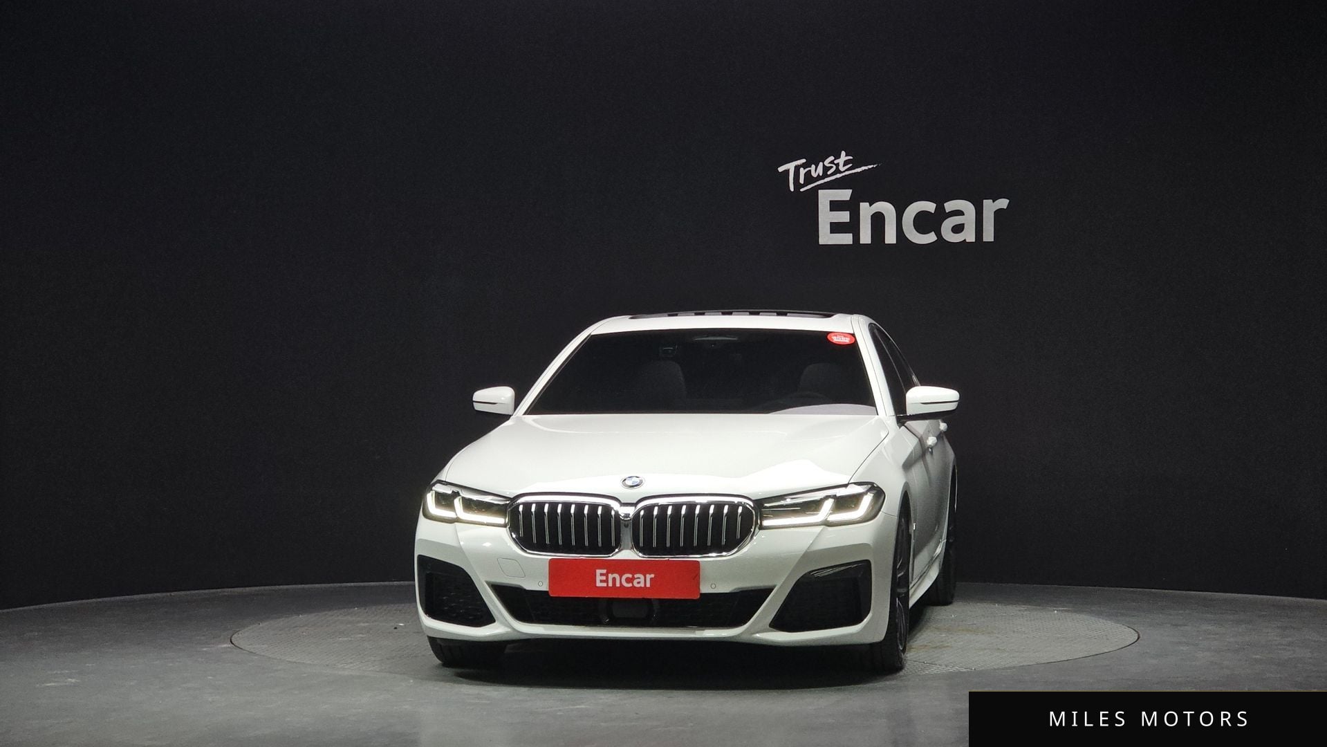 BMW 5 Series (G30) 2023 — миниатюра 3