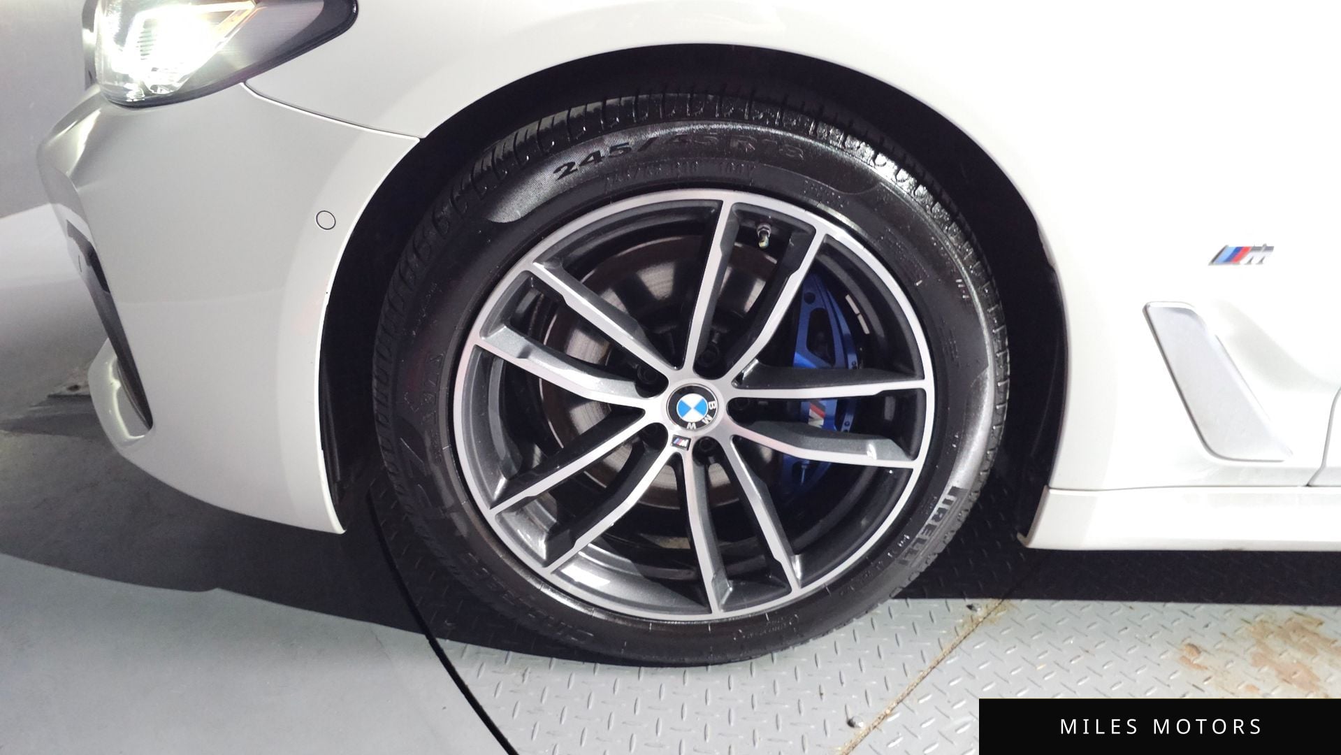 BMW 5 Series (G30) 2023 — миниатюра 5