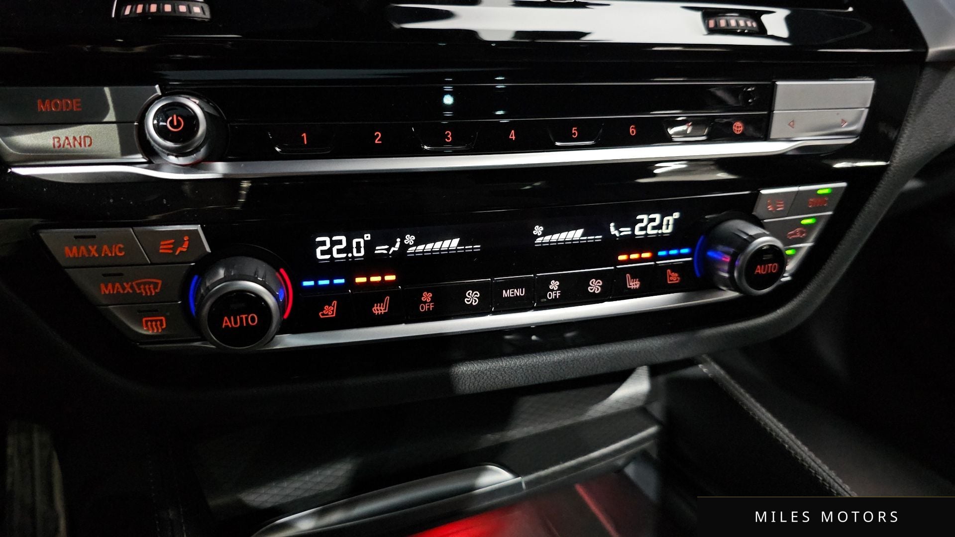BMW 5 Series (G30) 2023 — миниатюра 23