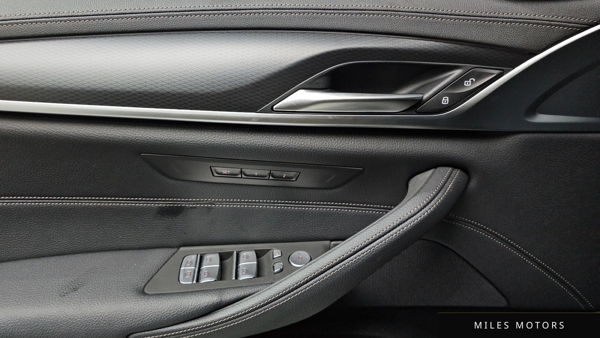 BMW 5 Series (G30) 2023 — миниатюра 27