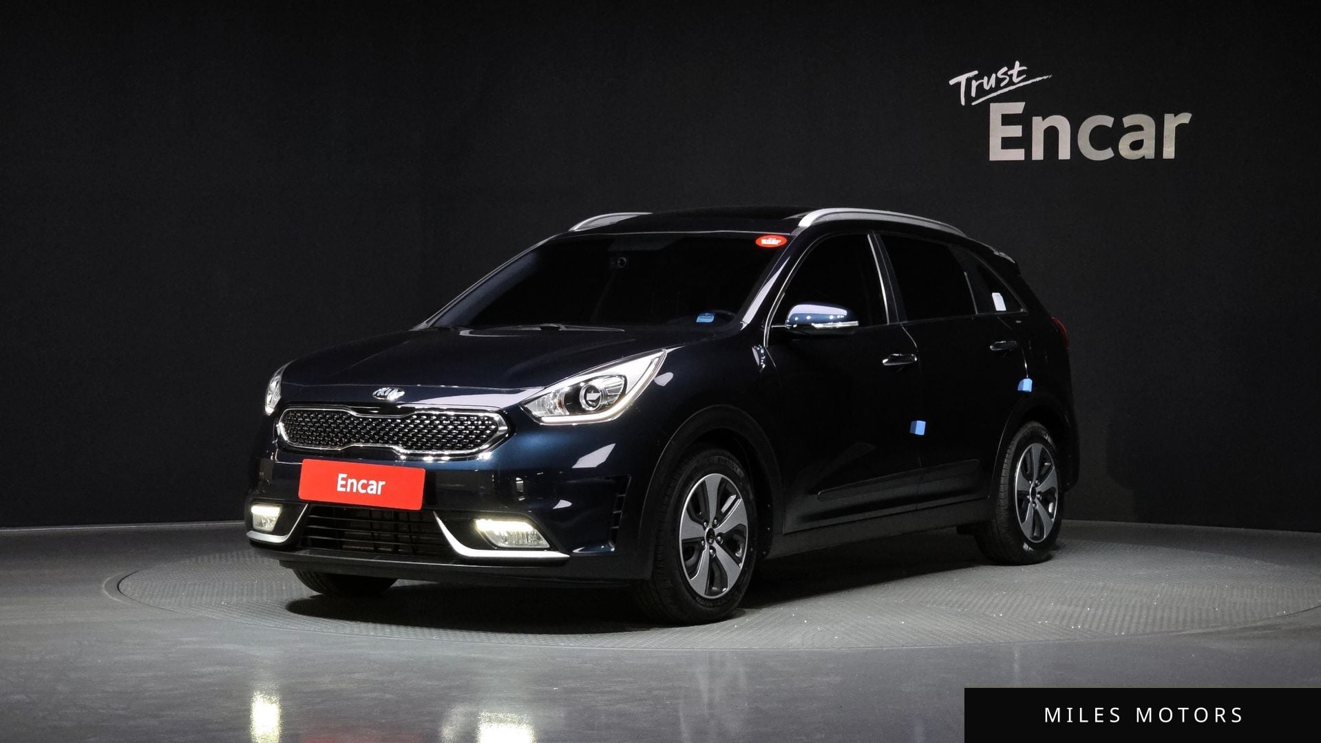 Kia Niro 2017 — фото 1 из 12