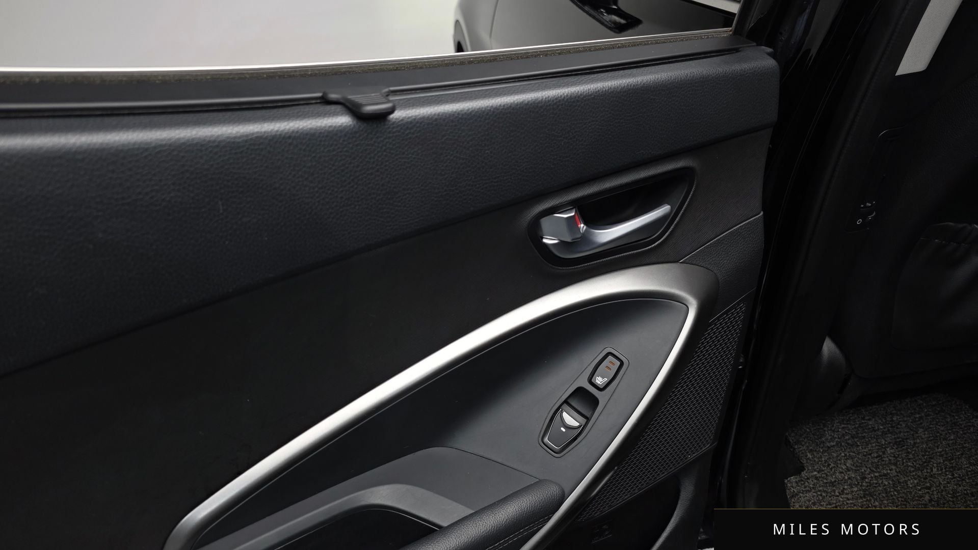Hyundai Santafe 2018 — миниатюра 25