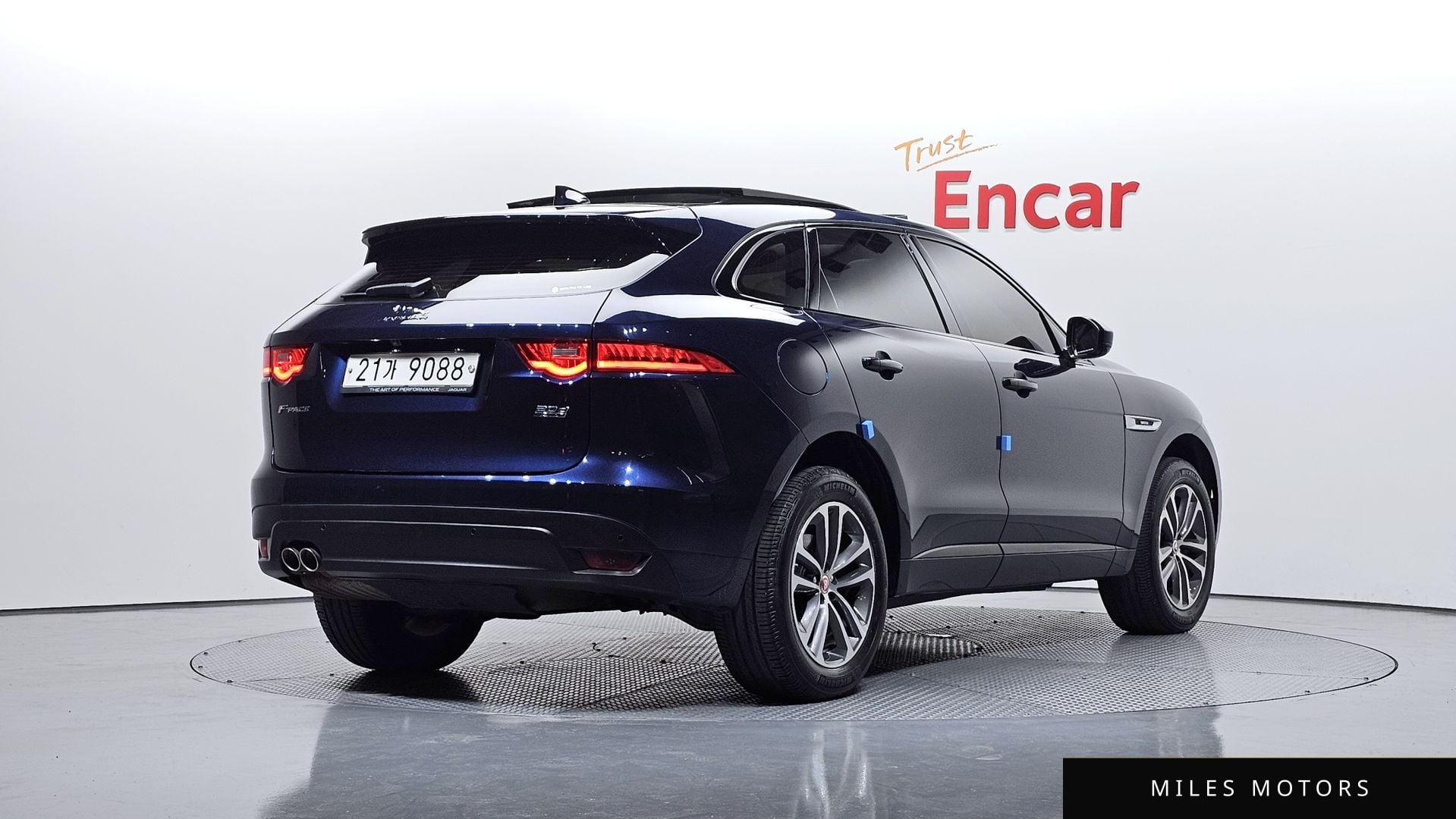Jaguar F-PACE 2018 — миниатюра 2