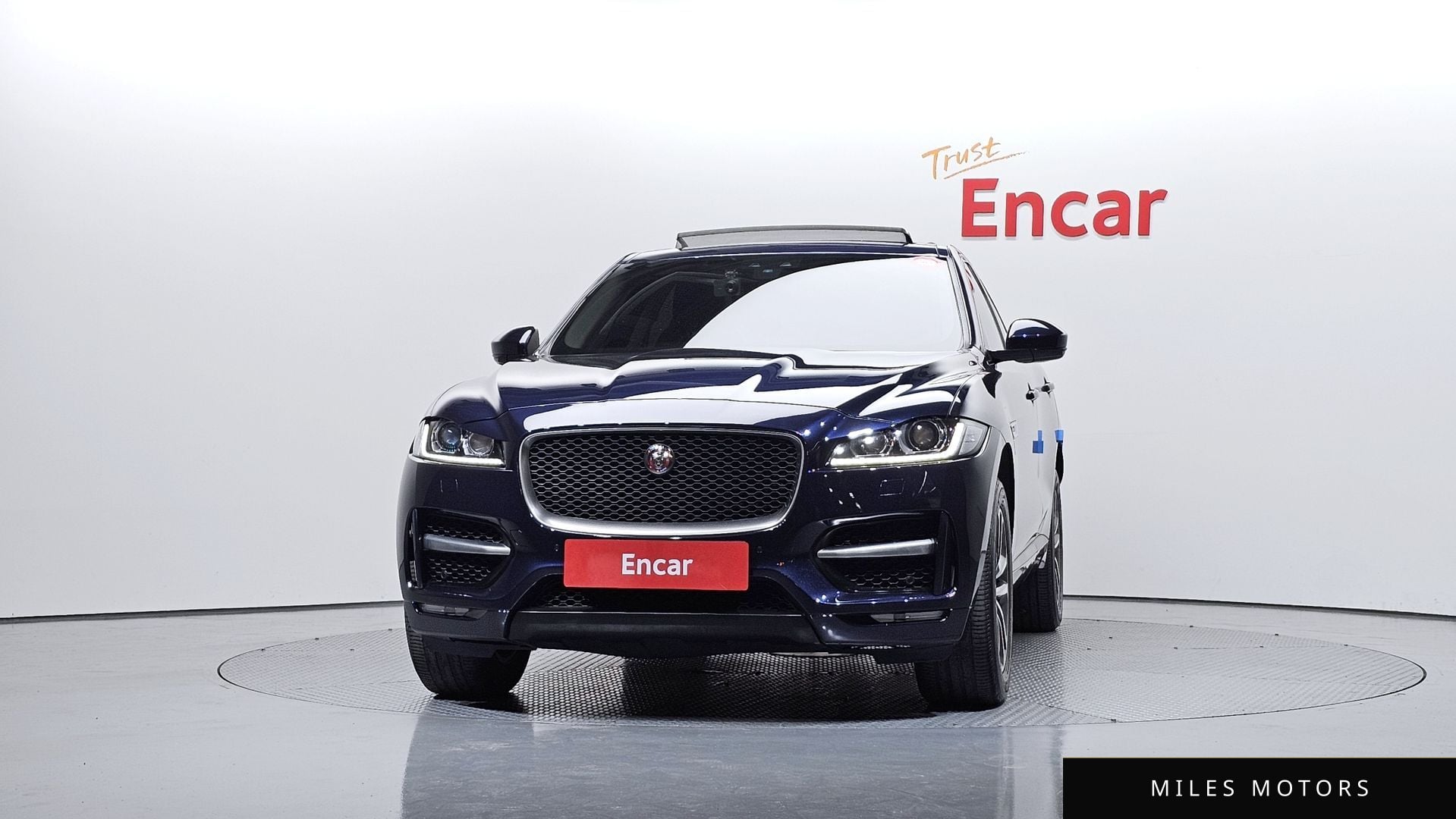 Jaguar F-PACE 2018 — миниатюра 3