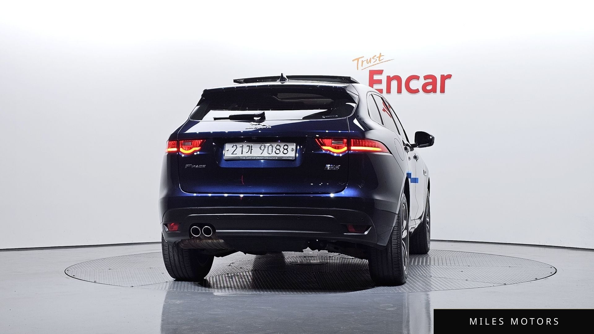 Jaguar F-PACE 2018 — миниатюра 4