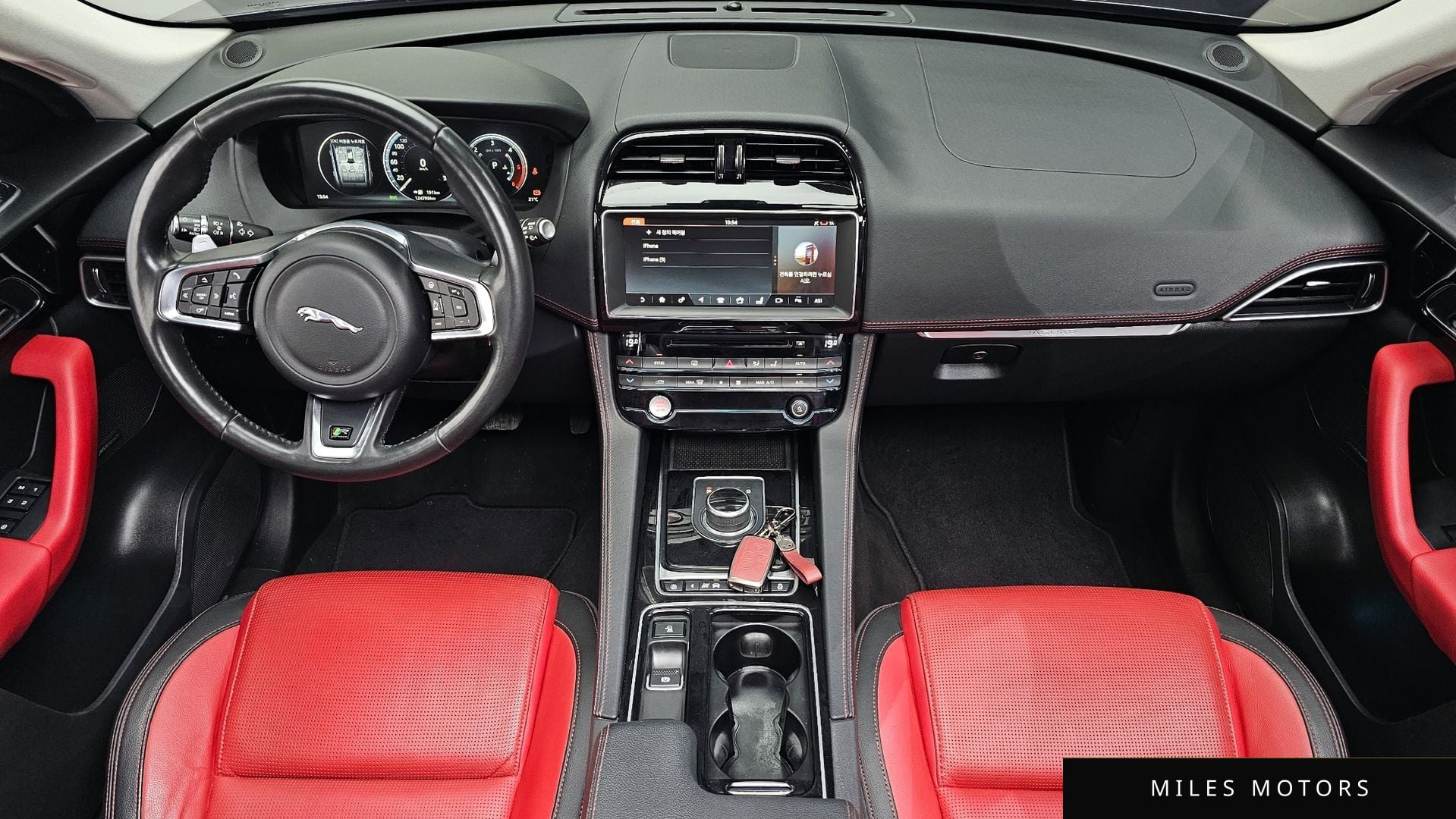 Jaguar F-PACE 2018 — миниатюра 10