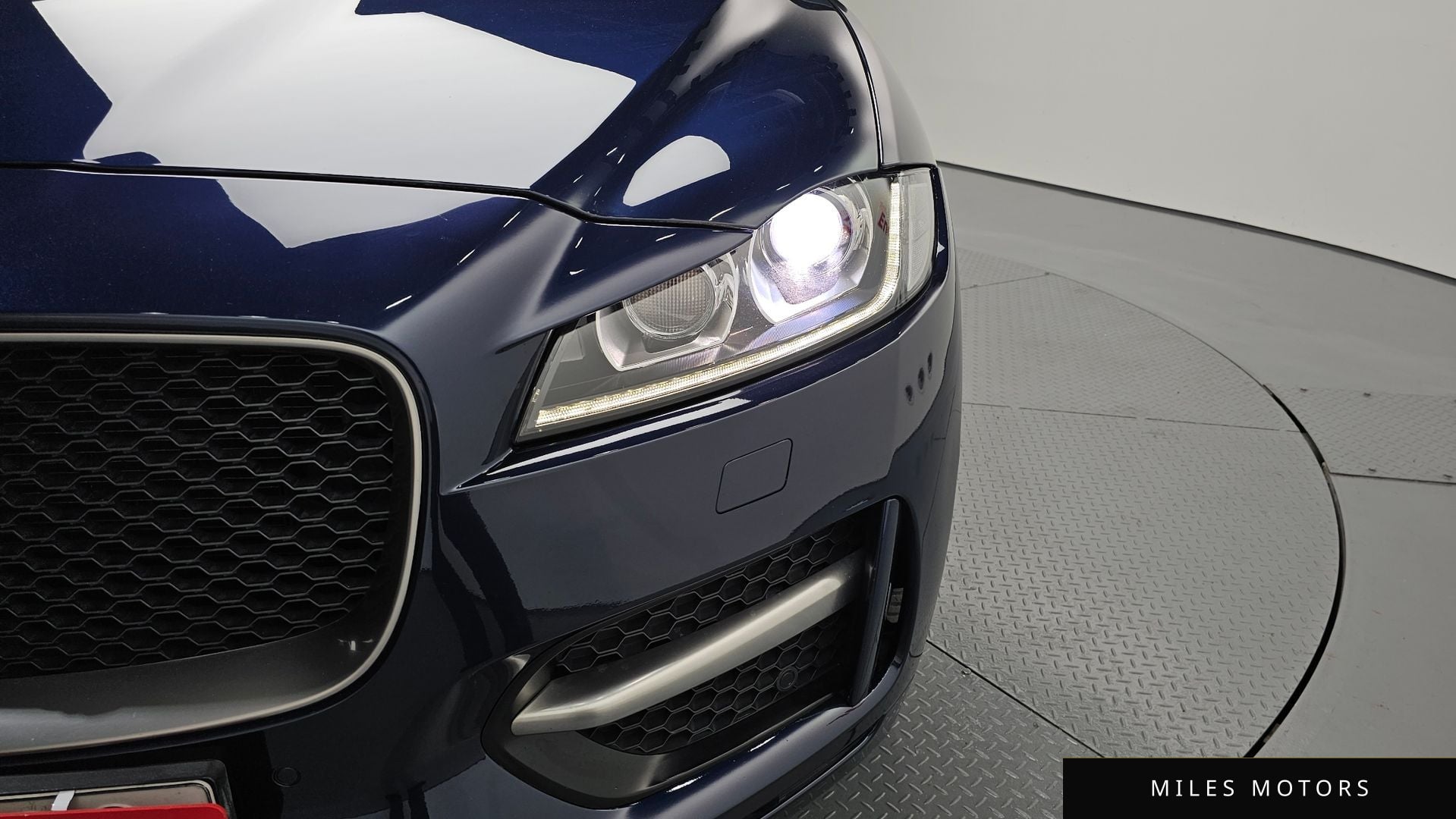 Jaguar F-PACE 2018 — миниатюра 8