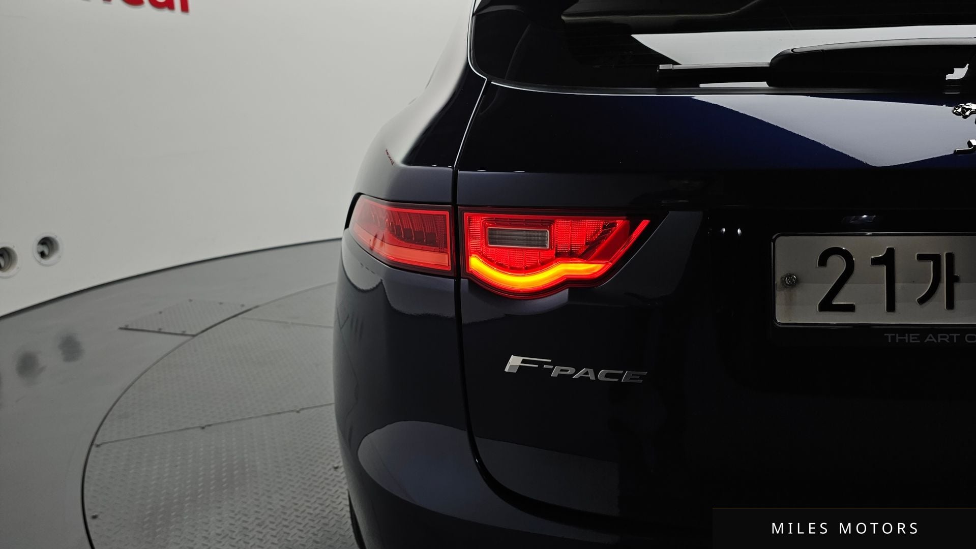 Jaguar F-PACE 2018 — миниатюра 9