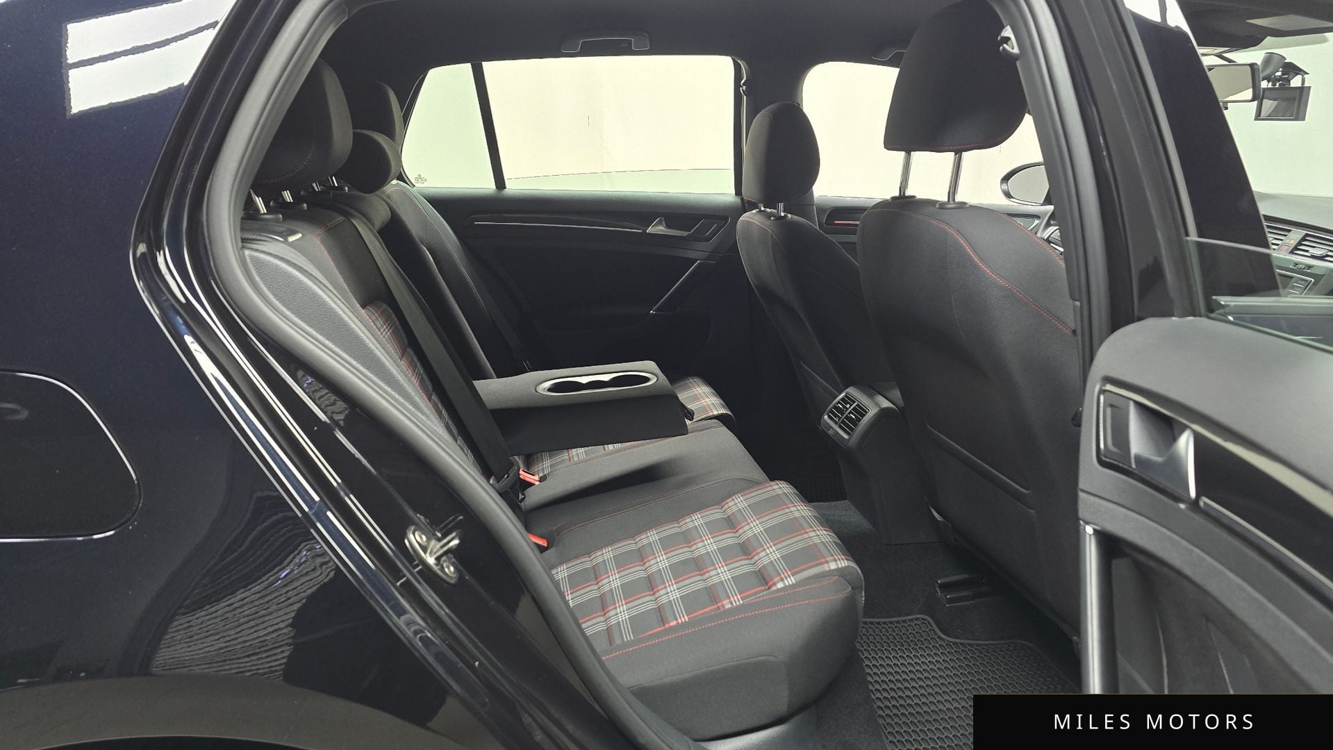 Volkswagen 골프 2017 — миниатюра 12