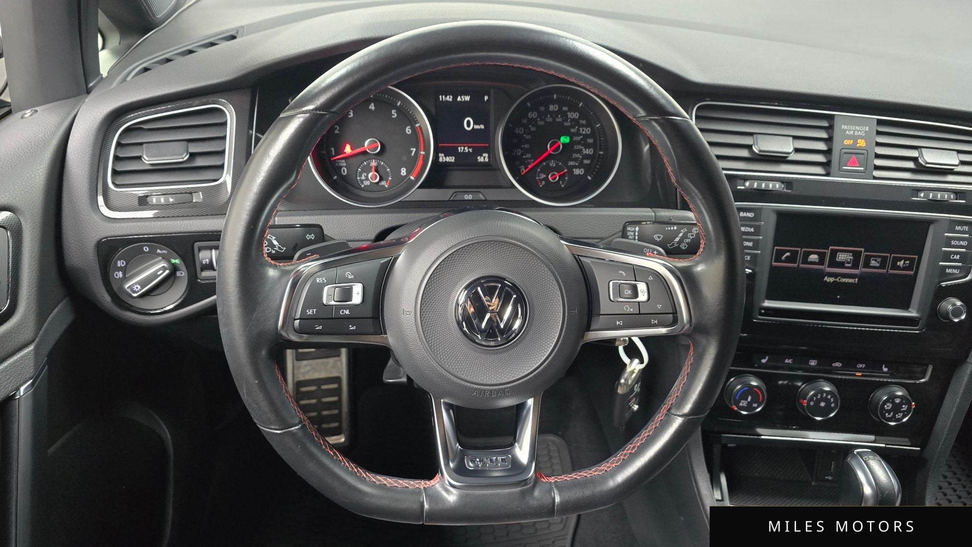 Volkswagen 골프 2017 — миниатюра 13