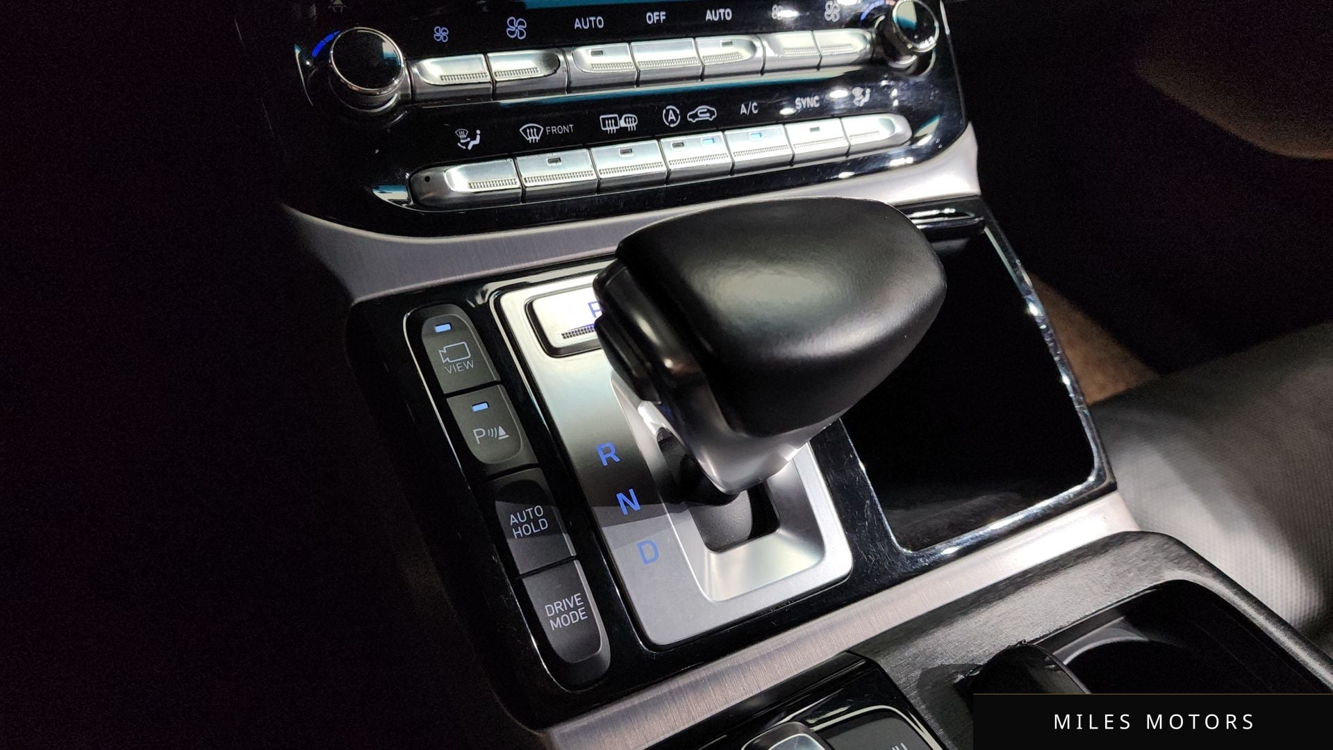 Genesis EQ900 2016 — миниатюра 12