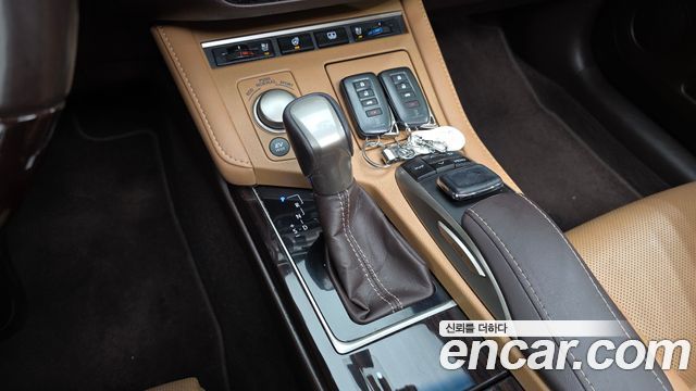Лексус ES300h 2018 — миниатюра 9