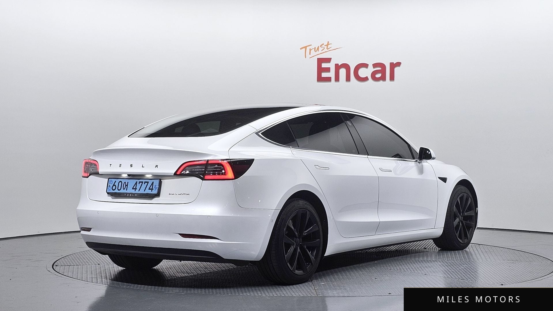 Tesla Model 3 2020 — миниатюра 2