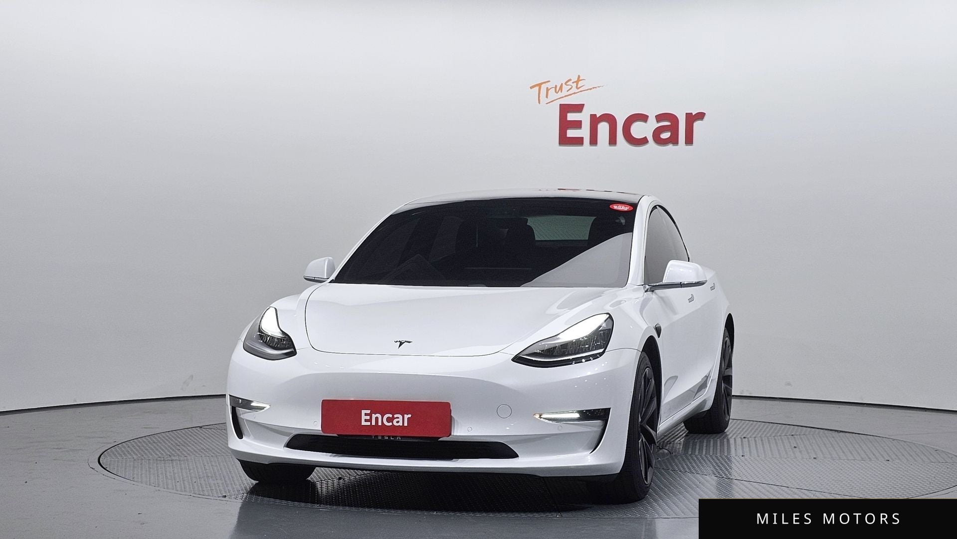 Tesla Model 3 2020 — миниатюра 3