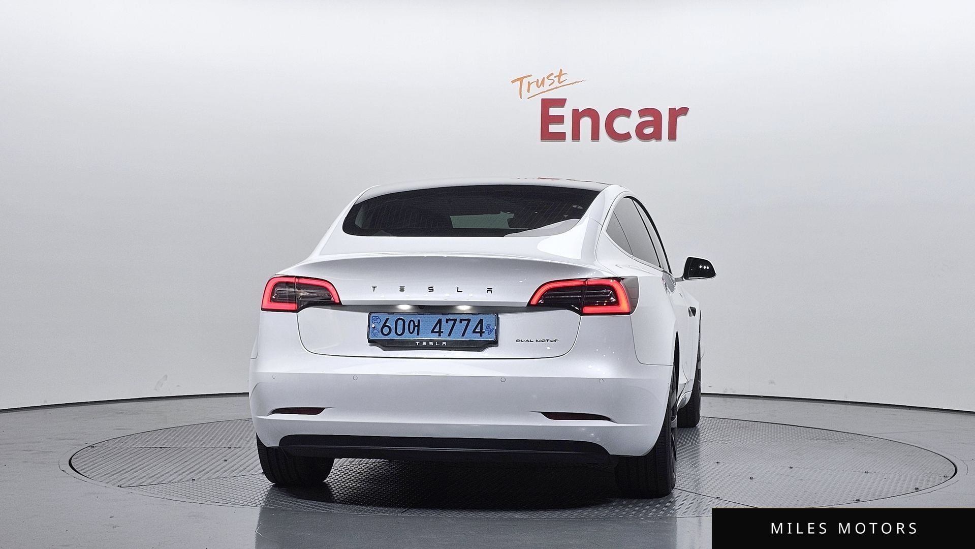 Tesla Model 3 2020 — миниатюра 4