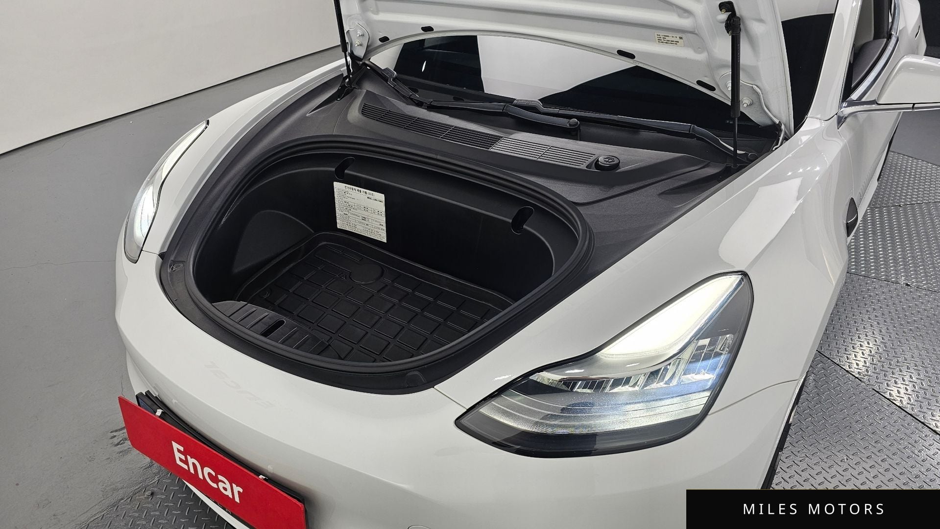 Tesla Model 3 2020 — миниатюра 6