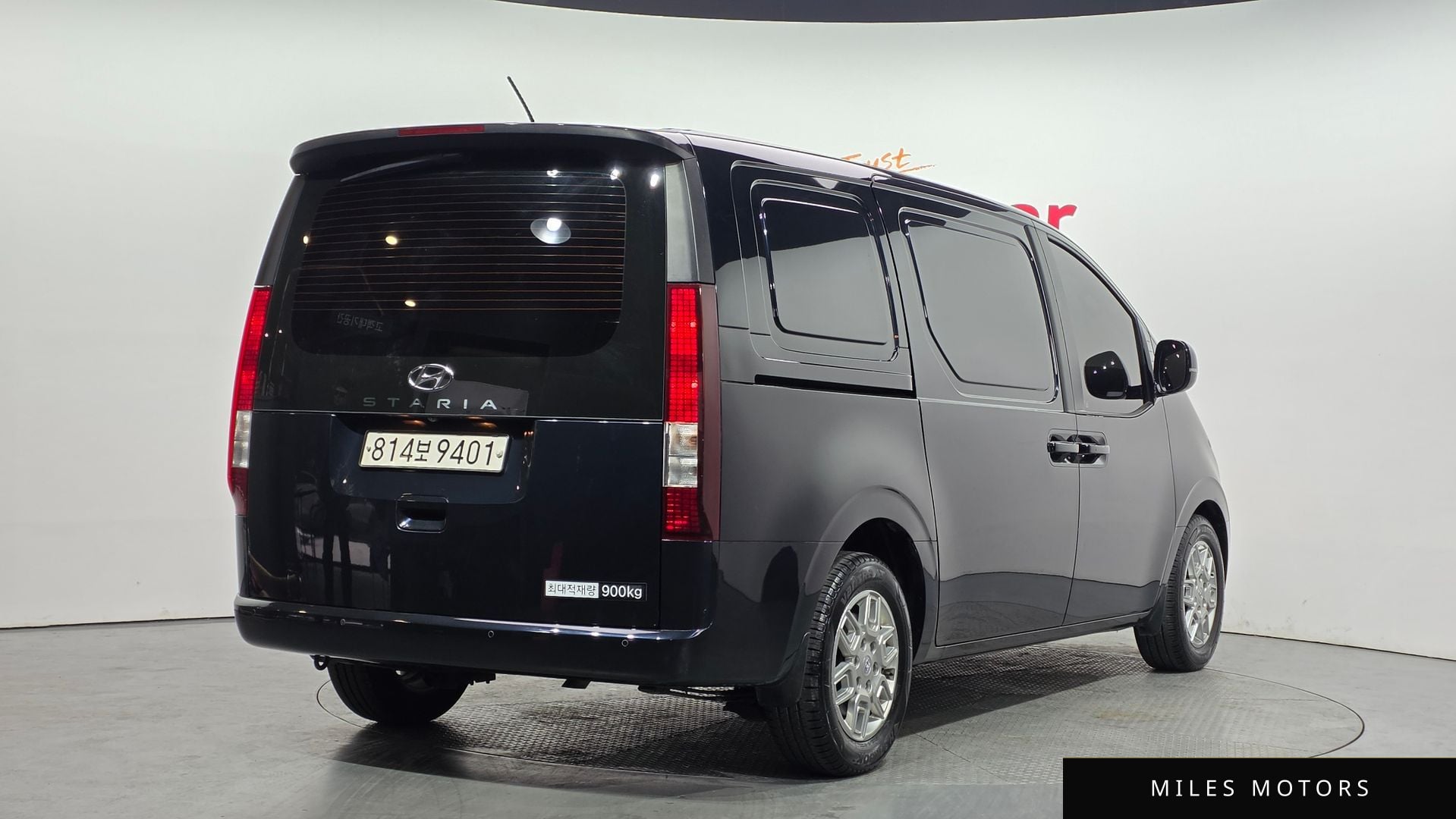 Hyundai Staria 2023 — миниатюра 2