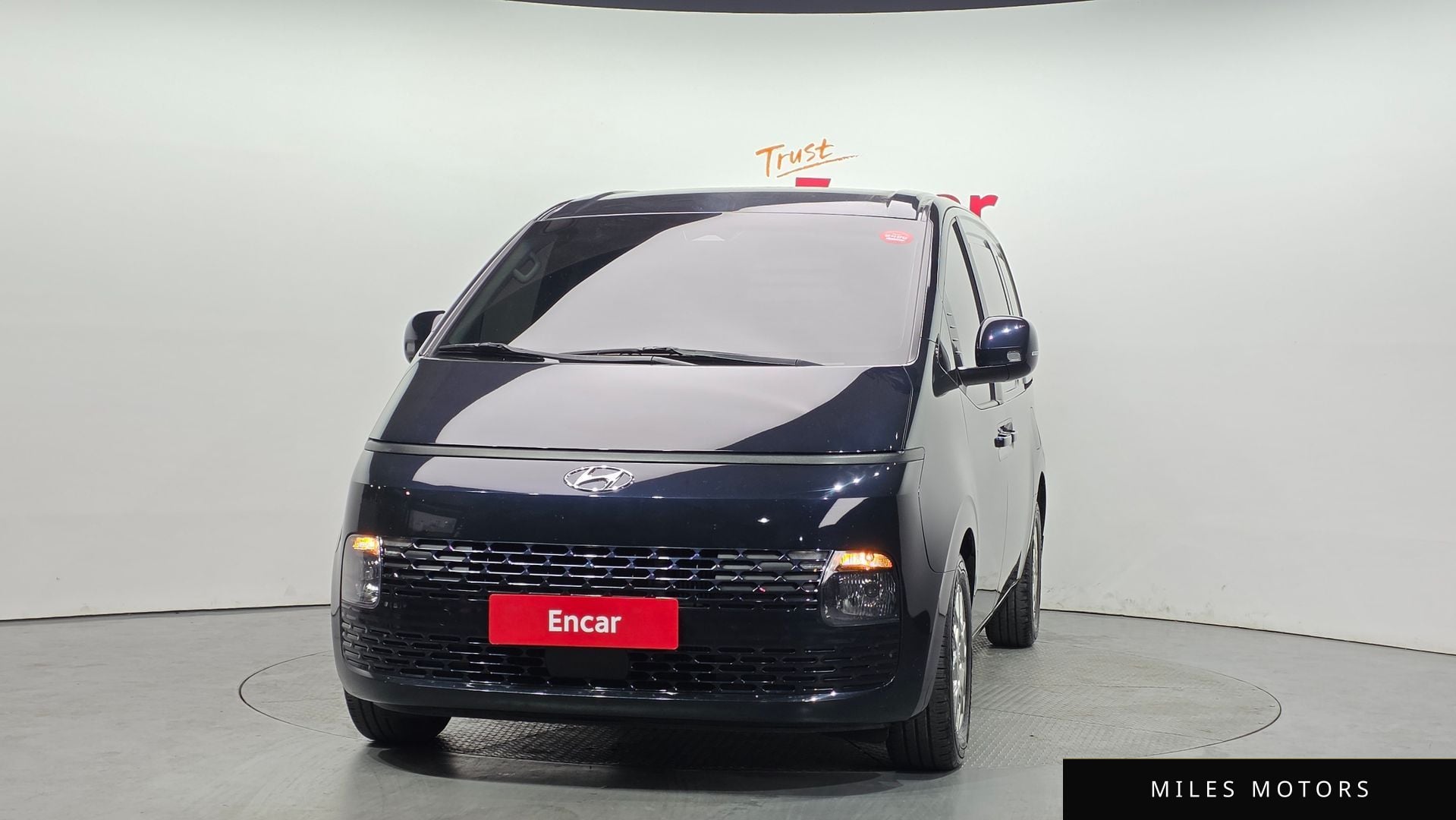 Hyundai Staria 2023 — миниатюра 3