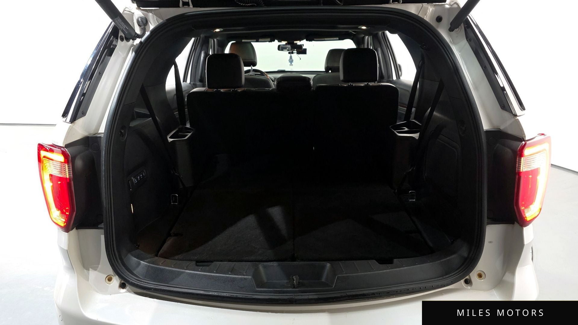Ford Explorer 2017 — миниатюра 23
