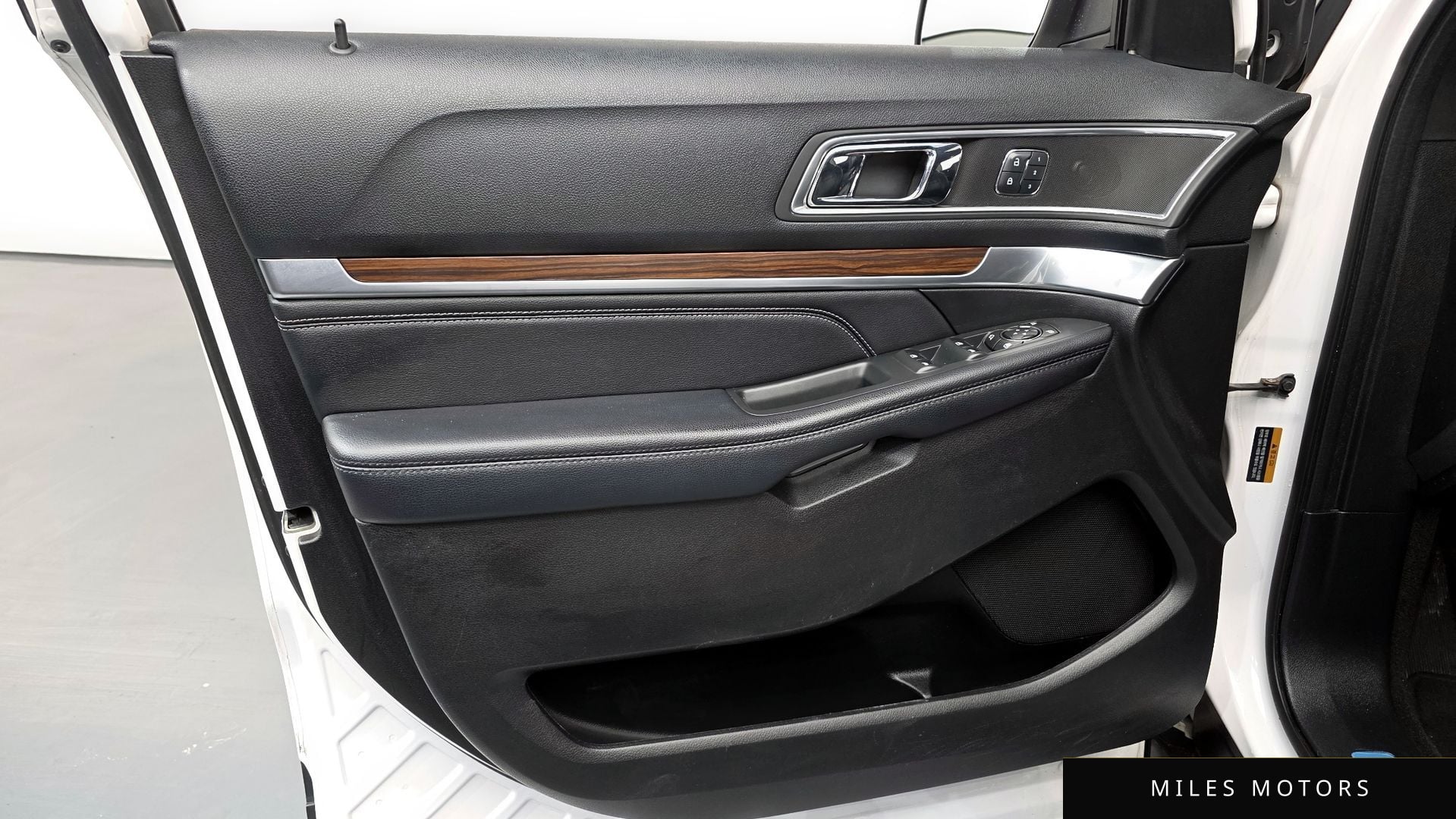 Ford Explorer 2017 — миниатюра 14