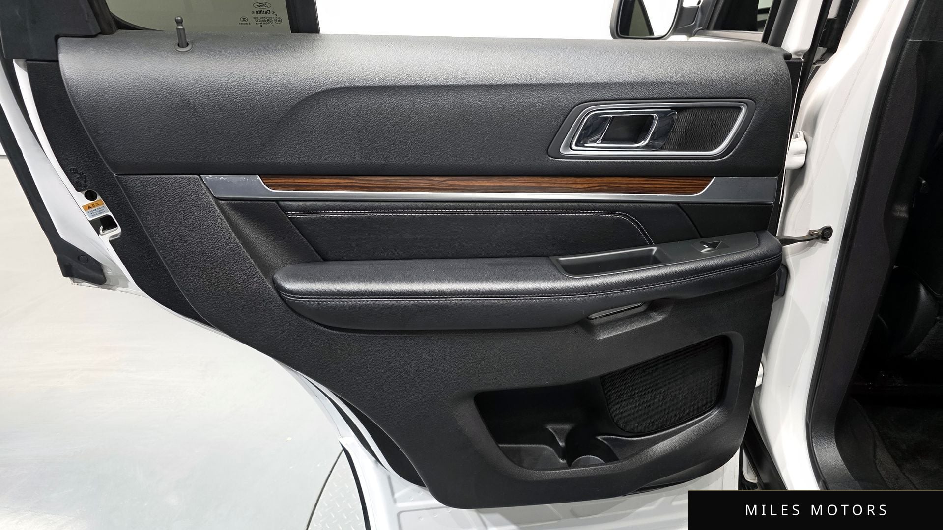 Ford Explorer 2017 — миниатюра 15