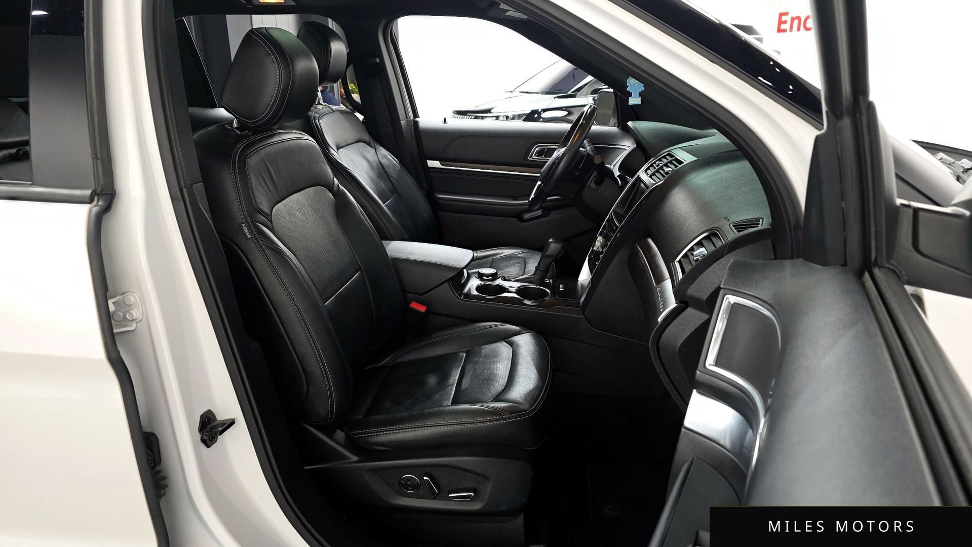 Ford Explorer 2017 — миниатюра 16